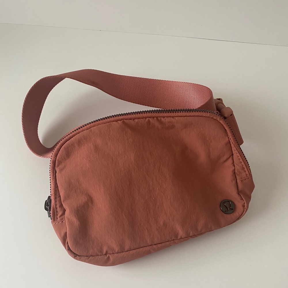 Lululemon belt bag